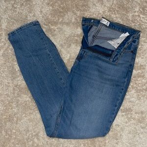 Abercrombie 90’s slim straight ultra high rise jeans